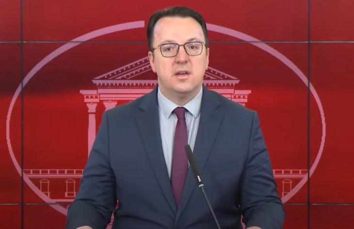 Nikolloski për dy kilometrat e ndërtuara të autostradës Shkup–Bllacë që përfundojnë në humnerë: Pres që prokurori i ri të nisë hetim