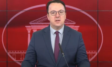 Nikolloski për dy kilometrat e ndërtuara të autostradës Shkup–Bllacë që përfundojnë në humnerë: Pres që prokurori i ri të nisë hetim