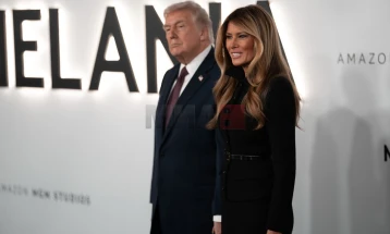 Трамп на премиерата на филмот „Меланија“: Мојата сопруга е поотворена во вториот мандат