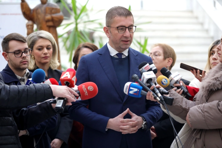 Мицкоски до СДСМ: Не може да победам место вас на избори