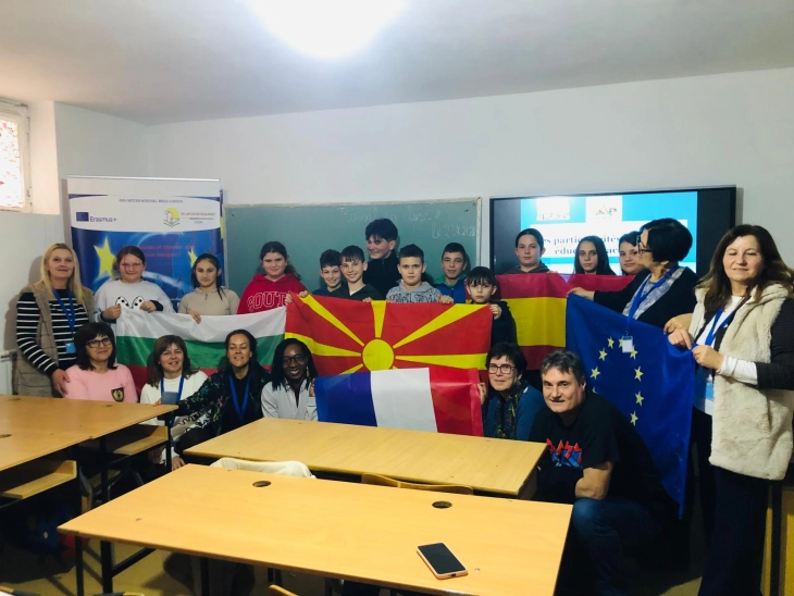 Во Лозово се одржа меѓународна средба од „Еразмус +“ проектот „Младите и екраните-токсична релација“