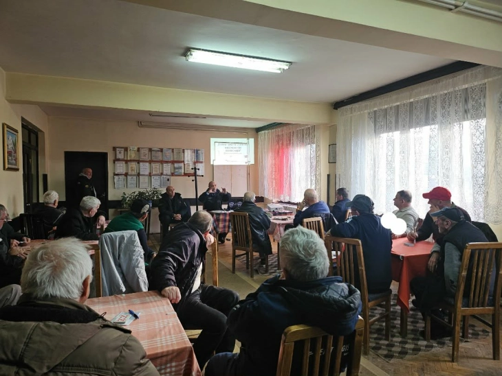 Превентивна средба со пензионери во Берово за заштита од измами и кражби