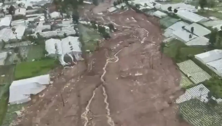 Бројот на жртви од свлечиштето во Индонезија се зголеми на 49