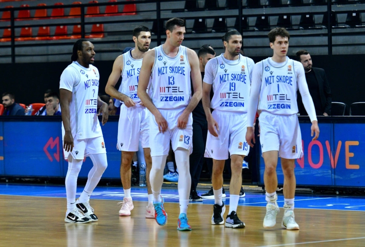 Водечкиот тандем до нови гостински победи