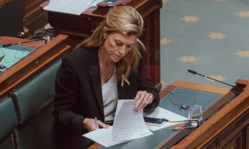 Белгиската министерка Верлинден обвинета за судир на интереси поради доделување тендер на компанија на која ѝ била адвокат