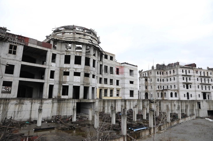 ФИНКИ ќе ги добие двете недовршени згради кај Ректоратот на УКИМ, ќе се доградуваат по нови проекти