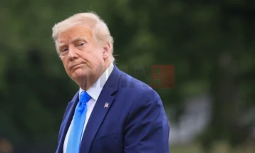 Trampi kërcënon me një përgjigje 