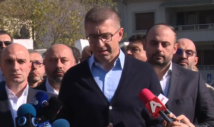 Изјави на премиерот Мицкоски и градоначалникот Ѓорѓиевски на означување на почеток на изградба на првата фаза на бул. „Македонија“ (во живо)