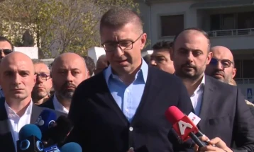 Изјави на премиерот Мицкоски и градоначалникот Ѓорѓиевски на означување на почеток на изградба на првата фаза на бул. „Македонија“ (во живо)