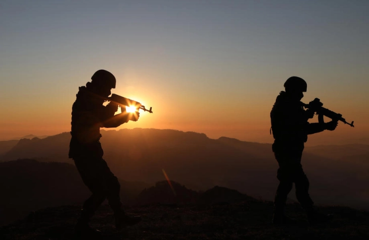 Најмалку 195 жртви во координираните напади и воени операции во пакистански Белуџистан