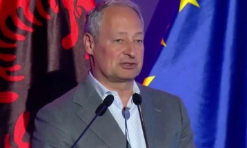 Шидер: Ако продолжи со ова темпо на реформи, Албанија ќе биде во ЕУ до 2029 година