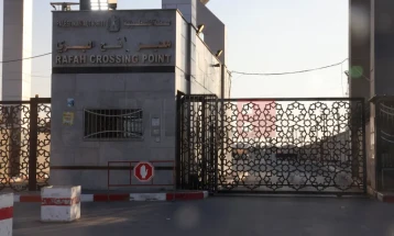 Граничниот премин Рафа меѓу Египет и Појасот Газа делумно се отвора