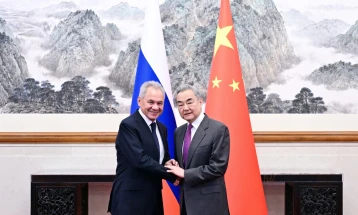 Шефот на кинеската дипломатија оствари стратешки дијалог со секретарот на Советот за безбедност на Русија