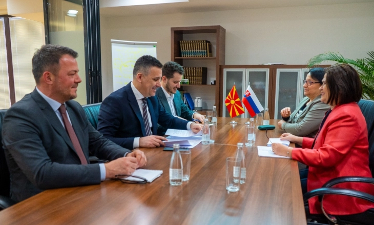 Средба Хоџа - Хрисчова: Создаваме можности и соработка за понатамошно зацврстување на партнерството