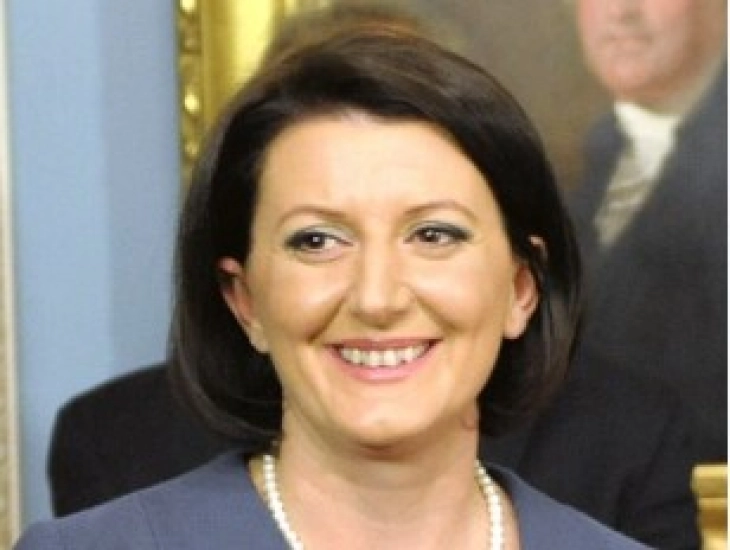 Поранешната косовска претседателка Атифете Јахјага негира каква било поврзаност со досието Епштајн