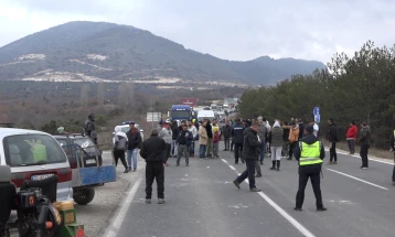 Тричасовен протест со блокада на Плетвар