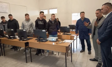 Грант од околу 600 илјади евра за опрема презентиран во средното електро и машинско училиште во Кавадарци