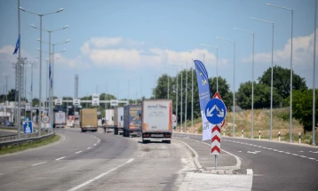Потребни се околу две години за конечна одлука за престојот на професионални возачи од Западен Балкан во земјите од ЕУ, тврдат од Бизнис асоцијацијата „Меѓународен транспорт“