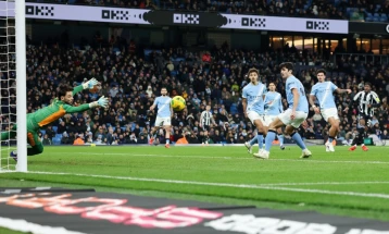 Манчестер сити го победи Њукасл и ќе игра против Арсенал во финалето на Лига купот