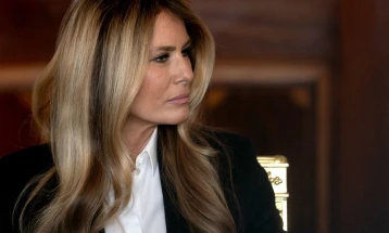 Меланија Трамп: Во тек се разговори со тимот на Путин за враќање на украинските деца