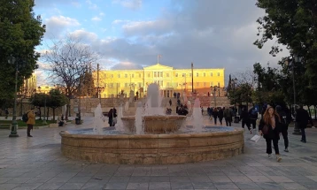 Замрзнати сметките на претседателот на грчкиот Синдикат на вработени во приватниот сектор поради истрага за проневера