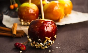 Mollë të karamelizuara