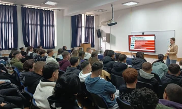 Штипскиот Универзитет „Гоце Делчев“ пред средношколците ги презентираа можностите за студирање на факултетите и академиите