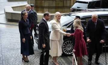 Норвешката принцеза Мете-Марит им се извини на кралот и кралицата за пријателството со Епстин