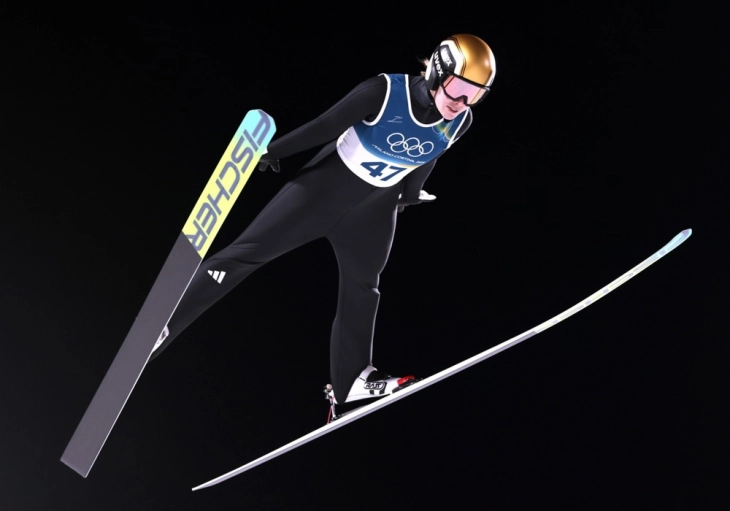 ЗОИ 2026: Норвежанката Стром победи на малата скокалница