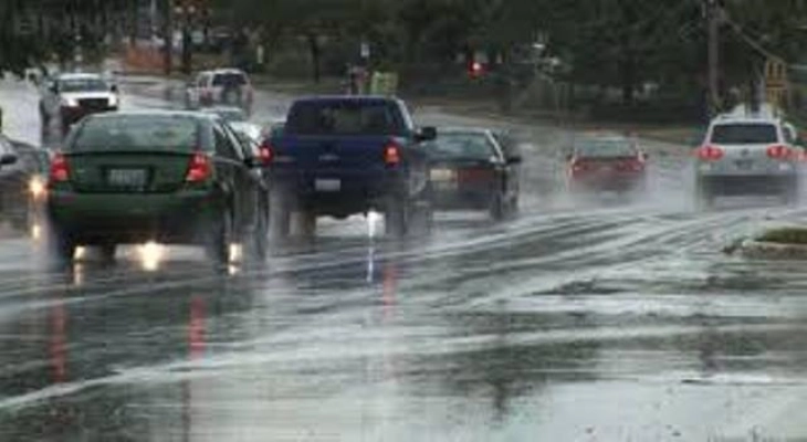 Traffic: Partly wet roads, no delays at border