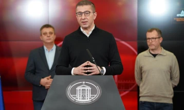 Mickoski: Around 11.000 administrative workers to receive 40% wage raise by 2028