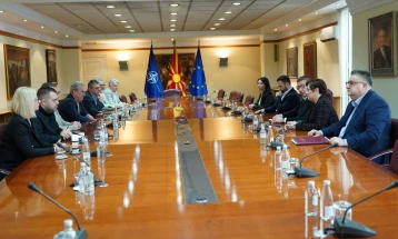 Деановски и Ралповски: Постигнавме договор со Владата, ова е историска придобивка за вработените во администрацијата