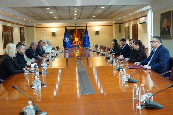 Deanovski dhe Ralpovski: Arritëm marrëveshje me Qeverinë, ky është një përfitim historik për të punësuarit në administratë