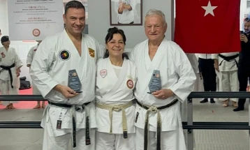 Дејан Недев и Венцислав Недев одликувани за развојот на традиционалното карате во Турција