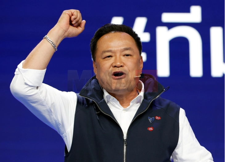 Тајландскиот премиер се закани дека ќе ја затвори границата со соседна Камбоџа и ќе изгради ѕид на неа