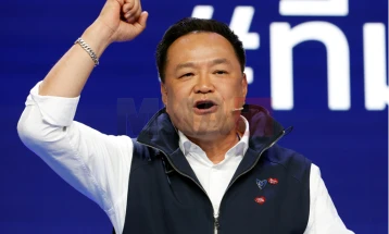 Тајландскиот премиер се закани дека ќе ја затвори границата со соседна Камбоџа и ќе изгради ѕид на неа