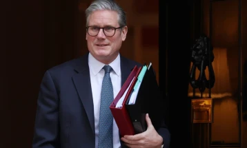 Директорот за комуникации на Стармер поднесе оставка поради скандалот со Џефри Епстин