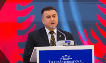 Drejtuesit e Universitetit të Tetovës morën pjesë në ceremoninë e themelimit të Kolegjit panshqiptar të kirurgëve