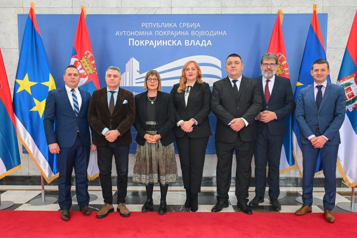 Во Нови Сад средба на претседателката на Македонскиот национален совет во Србија и претседателката на покраинската Влада, Маја Гојковиќ