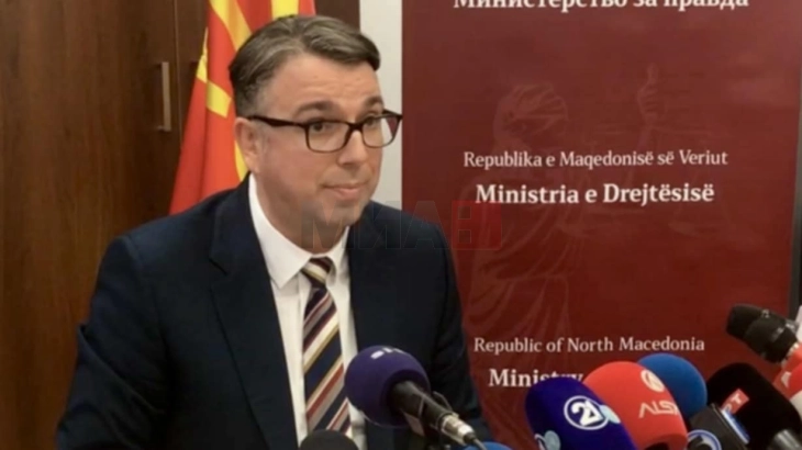 Филков до Сали: Правосудниот испит може да се полага само на македонски јазик, се друго е притисок