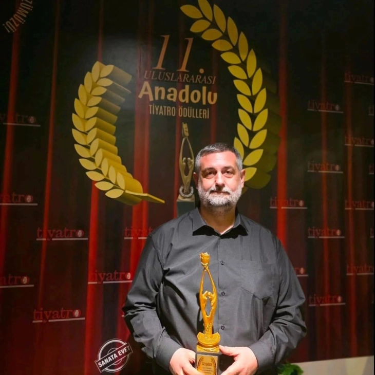 Дејан Пројковски доби награда за режија на 11. Интернационален театарски фестивал во Истанбул