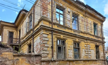 Општина Битола со писмено известување до сопственици чии куќи се потенцијална опасност за граѓаните