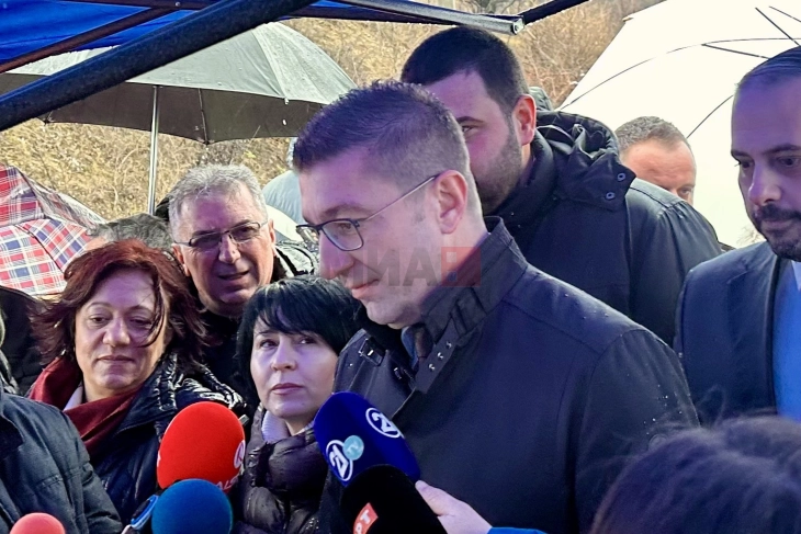 Премиерот Мицкоски на увид во градежни активности на доградба на ООУ „Невена Георгиева – Дуња“ во Кисела Вода (во живо)