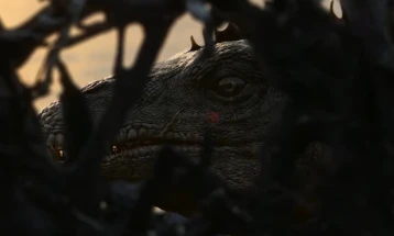 Прв трејлер за новата серија „Диносауруси“ на Спилберг