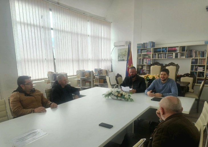 Дебата за бездомните кучиња во Делчево