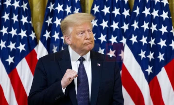 Трамп размислува за испраќање дополнителна „армада“ на Блискиот Исток