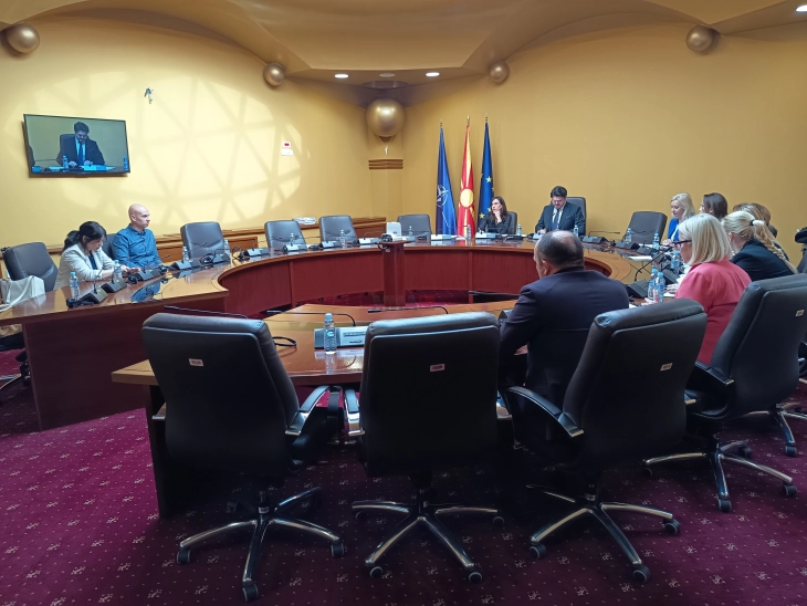 Укинувањето на дискреционото право на директорите при вработување медицински кадар помина на Комисијата за здравство