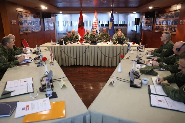 Në Shkodër takim i shefave të shtatmadhorive të armatave të Shqipërisë dhe Kroacisë dhe komandantit të forcave të armatosura të Kosovës