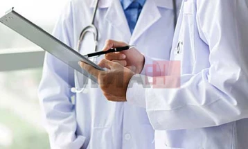 Hiqet e drejta diskrecionare e drejtorëve për të zgjedhur kuadër mjekësor në shëndetin publik