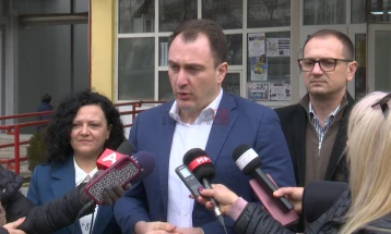 Андоновски: Се заокружува проектот за Центар за побезбеден интернет во Македонија